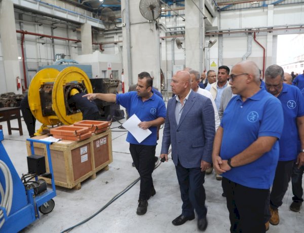 وزير النقل يتفقد ورش الصيانة الرئيسية بالفرز و«إيرماس» لمتابعة أعمال صيانة وتأمين الجرارات والقطارات