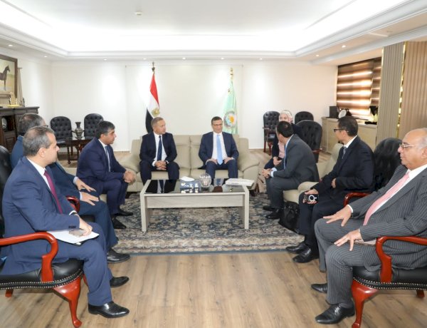 وزير الزراعة يستعرض الجهود المصرية في إنتاج التقاوي والزراعة الصحراوية وإدارة المياه