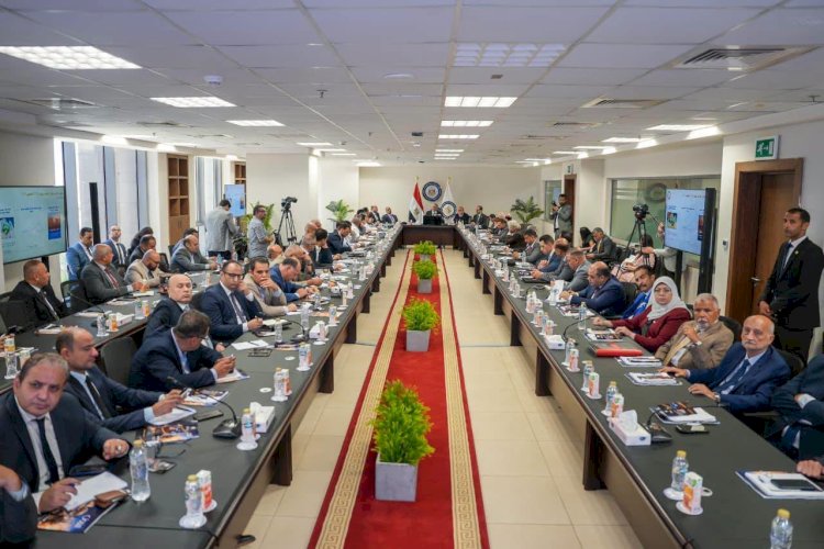 وزير البترول  أمام رؤساء تحرير الصحف ومقدمي البرامج الحوارية:
