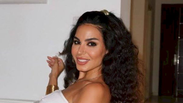 نسرين أمين صحفية في فيلمين متتاليين من العرافة واللعنة إلى ريد فلاج
