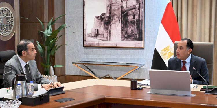 رئيس الوزراء يبحث مع رئيس الهيئة العامة للرقابة المالية أحدث تطورات القطاع المالي غير المصرفي