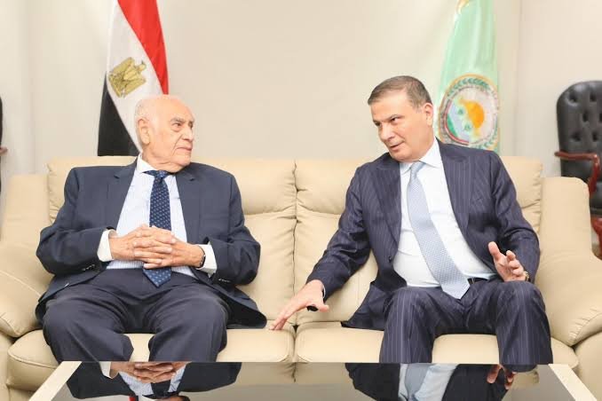 وزير الزراعة يلتقي وفدًا علميًا ألمانيًا من جامعة ميونيخ التقنية لبحث تكنولوجيات تطوير أنظمة الإنتاج الحديثة والزراعة العمودية للقمح