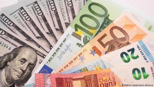 أسعار العملات في مصر اليوم الجمعة
