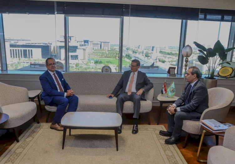 وزير الزراعة يستقبل سفير مصر الجديد لدى العراق لبحث تعزيز التعاون والتبادل التجاري