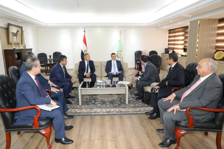 وزير الزراعة يستعرض الجهود المصرية في إنتاج التقاوي والزراعة الصحراوية وإدارة المياه
