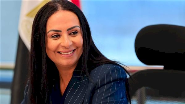 وزيرة التضامن الاجتماعي توجه فريق التدخل السريع بفحص شكوى لسيدة مسنة بمحافظة السويس