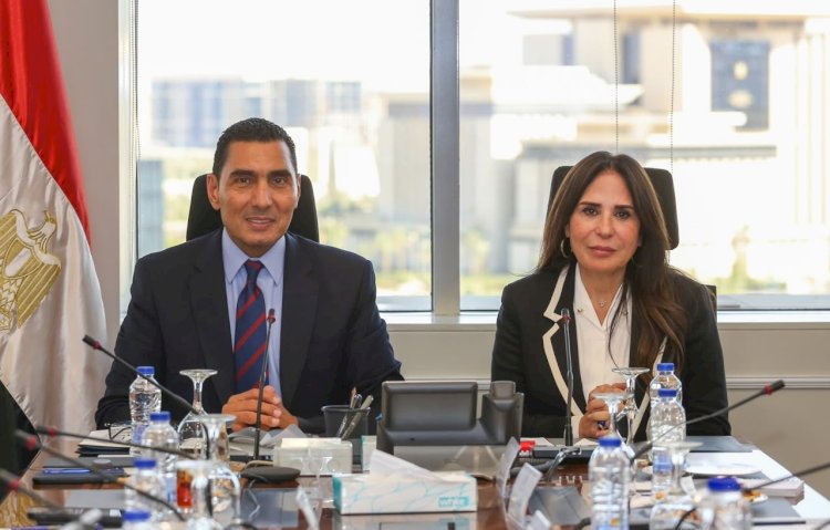 وزيرة الإسكان تبحث وزير الشباب والرياضة تعزيز التعاون في ملفات مراكز الشباب والمدن الجديدة والأنشطة الشبابية والرياضية
