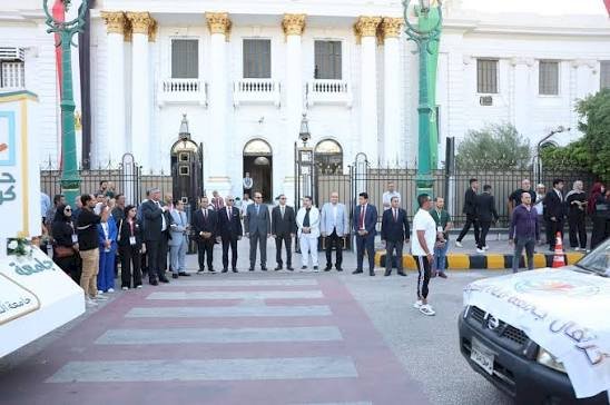 محافظ المنيا ورئيس الجامعة يستقبلان مسيرة فعاليات أسبوع شباب الجامعات