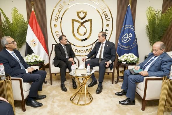 رئيس هيئة الرعاية الصحية يبحث مع مساعد وزير الخارجية تعزيز الشراكات الصحية والاستثمارية في إفريقيا