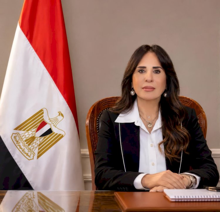 وزيرة الإسكان تتابع موقف تنفيذ عدد من المشروعات وملفات العمل بمدينة الفيوم الجديدة