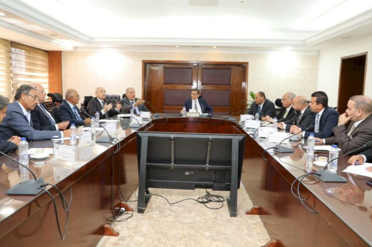 وزير الزراعة يبحث مع غرفة استصلاح الأراضي الصحراوية سبل دعم الاستثمار الزراعي وتذليل العقبات أمام القطاع الخاص