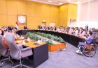 التضامن تبحث تعزيز التعاون لتوفير الكراسي المتحركة والأجهزة التعويضية لذوي الإعاقة