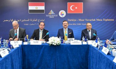 وزير المالية في لقائه مع عدد من المستثمرين الأتراك على هامش مشاركته بمنتدى أسطنبول الاقتصادي