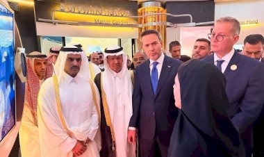 وزير الطاقة السعودي ووزيرا البترول والكهرباء يتفقدون جناح قطاع البترول المصري