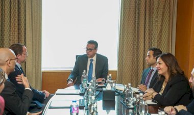 وزير الصحة يبحث مع «فايزر» توطين لقاح المكورات الرئوية وتعزيز التعاون في علاجات الأورام والأمراض النادرة