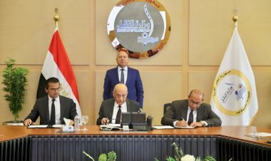 كامل الوزير يشهد توقيع مذكرة تفاهم لإنشاء مركز لوجستي عالمي بميناء الدخيلة لتعزيز التوزيع وإعادة التصدير