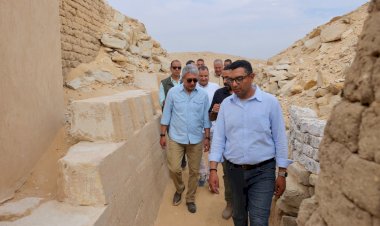 وزير السياحة والآثار يتفقد اكتشافات البعثة التشيكية الأثرية ويؤكد تعزيز التعاون مع البعثات الأجنبية