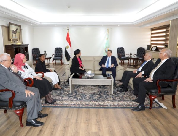 وزير الزراعة يبحث مع الأمينة التنفيذية لـ«مكافحة التصحر» ترتيبات استضافة مصر لمؤتمر (COP18)