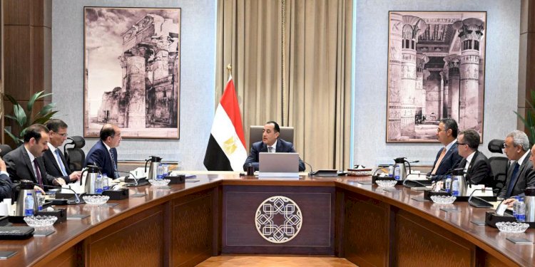رئيس الوزراء يتابع موقف زيادة مخزون السلع الاستراتيجية واستقرار الأسواق بالتنسيق بين مختلف الجهات