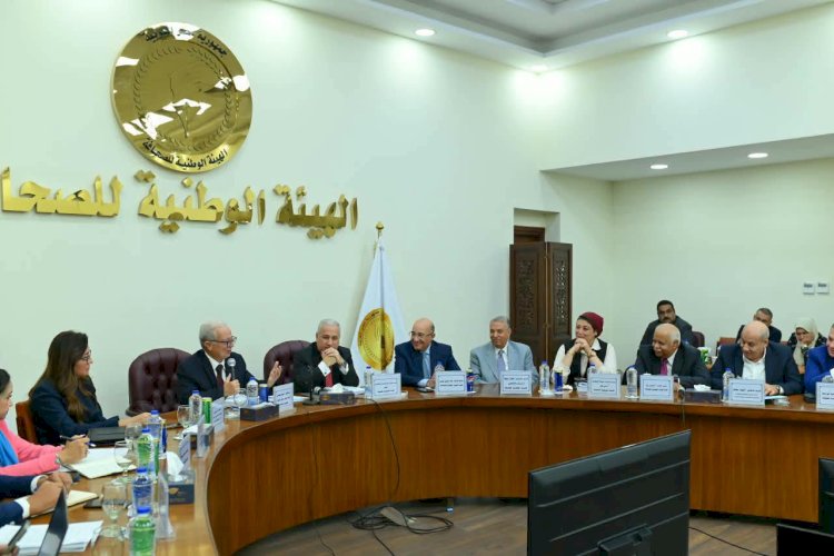 حسين عيسى يختتم اجتماعاته مع المؤسسات الصحفية القومية لبحث إعادة الهيكلة وتعزيز الاستدامة المالية