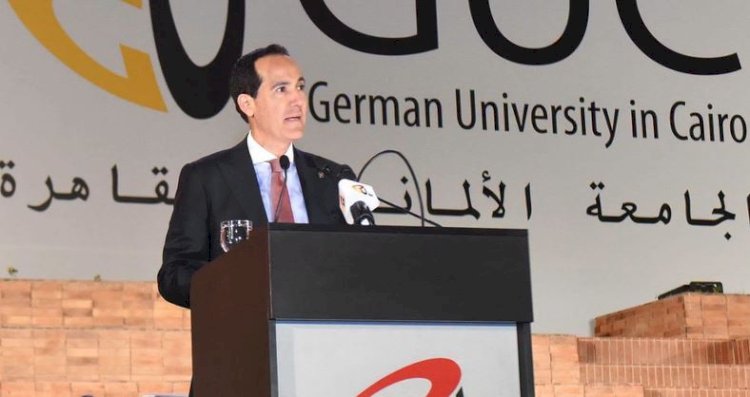 الرئيس التنفيذي لهيئة الاستثمار يشارك في حفل تخرج دفعة جديدة من الجامعة الألمانية