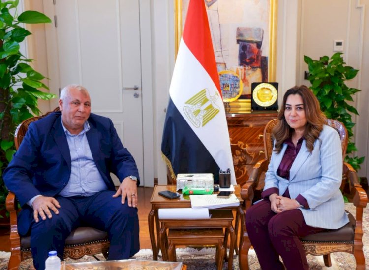 وزيرتا التنمية المحلية والبيئة تتابعان مع محافظ مطروح تنفيذ الخطة الاستثمارية وتطوير منظومة النظافة