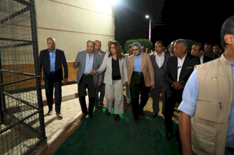 وزيرة التنمية المحلية ومحافظ الوادي الجديد ورئيس هيئة تنمية الصعيد يفتتحون مجمع الصناعات الحرفية بقرية مرزوق
