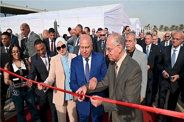 وزير النقل يفتتح ميناء العامرية الجاف بالإسكندرية باستثمارات 700 مليون جنيه