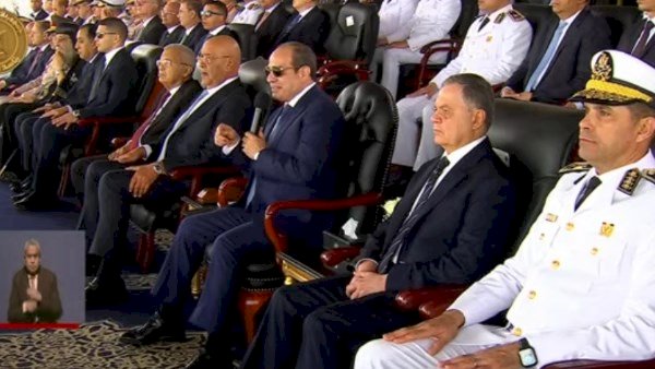 الرئيس السيسى: هناك محاولة لتشويه دور القوات المسلحة والشرطة