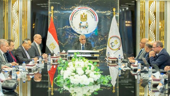 وزير الدولة الانتاج الحربي يتابع الموقف التنفيذي لمشروعات "حياة كريمة".. ويوجّه بالعمل على سرعة الانتهاء منها وفقًا لأعلى المعايير