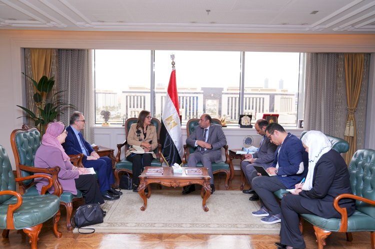 تنفيذًا لتوجيهات السيسي.. تعاون بين وزارة العمل والجامعة الأمريكية لتوظيف ذوي الهمم