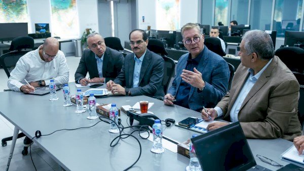 وزير البترول يتفقد مركز التحكم القومي للغاز الطبيعي